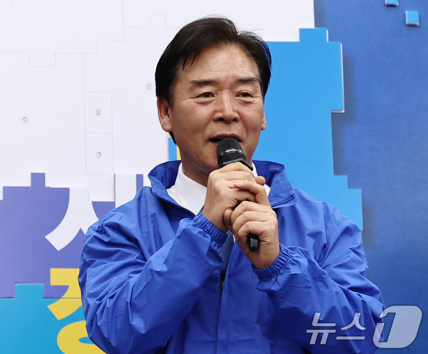 (서울=뉴스1) 구윤성 기자 = 오중기 더불어민주당 경북도지사 후보가 23일 서울 여의도 국회에서 열린 6·3 지방선거 광역단체장 후보 연석회의에서 각오를 밝히고 있다. 2026. …