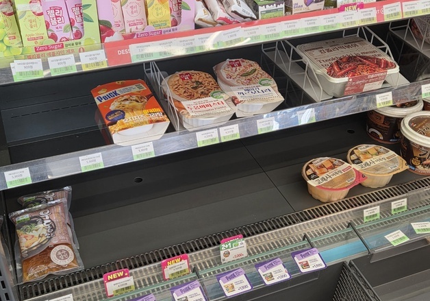 "매대 비어간다"…CU·화물연대 갈등 장기화에 편의점 속앓이