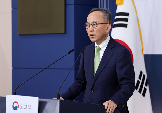 정례브리핑하는 박일 외교부 대변인