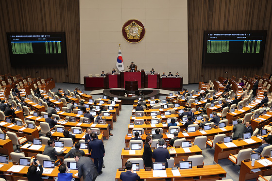 '전세사기 보증금 3분의1 국가 보장' 특별법 본회의 통과