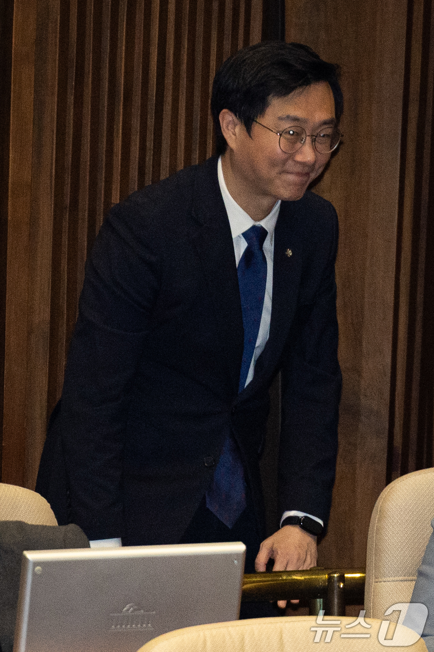 (서울=뉴스1) 유승관 기자 = 장경태 무소속 의원이 23일 서울 여의도 국회에서 열린 제434회 국회(임시회) 제7차 본회의에 참석하고 있다. 2026.4.23/뉴스1