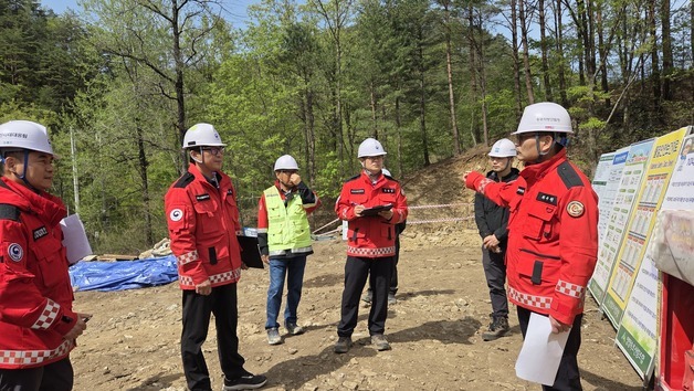 동부산림청, 사방댐 현장 안전점검…"중대재해 제로 총력"