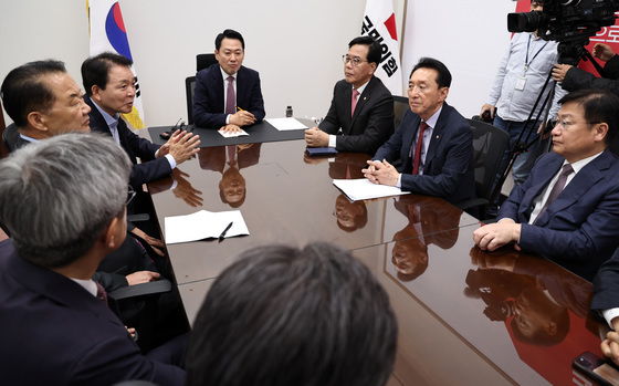 野 "'구성 핵시설' 정동영, 정보유출…해임건의안 당론 추진"