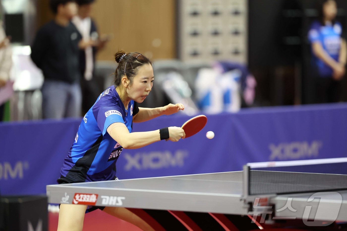 (서울=뉴스1) = 탁구 대표팀 양하은이 23일 진천선수촌 오륜관에서 열린 2026 ITTF 런던 세계탁구선수권대회 미디어데이에서 훈련을 하고 있다. (대한탁구협회 제공. 재판매 …