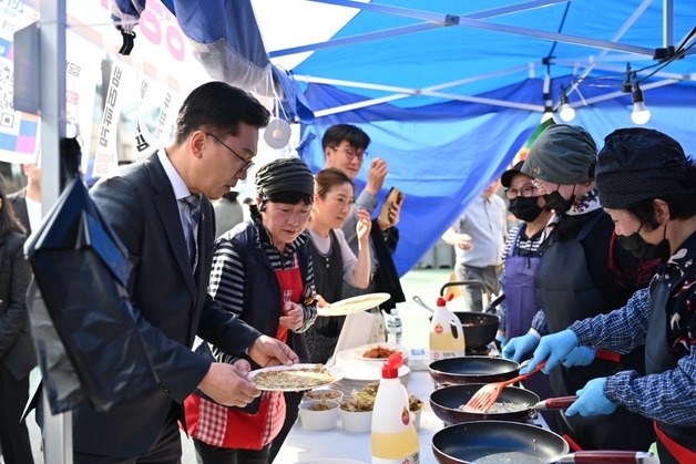 광주 양동시장 찾은 이병권 중기2차관…"전통시장 소비촉진 확대"