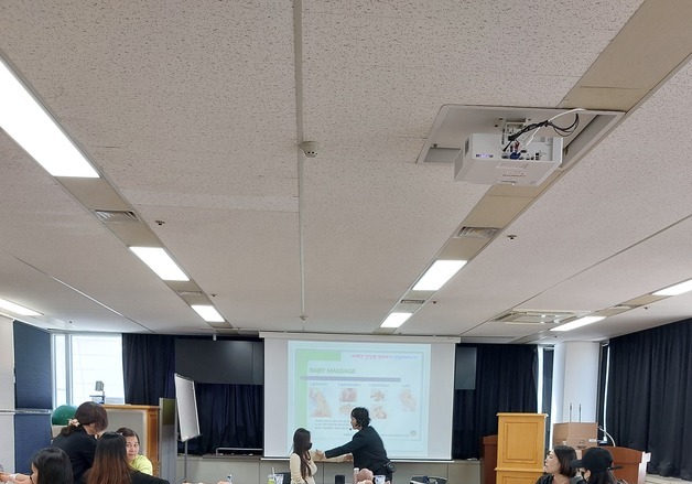 부산 사상구, 결혼이주여성 대상 '신생아 마사지 교실' 운영