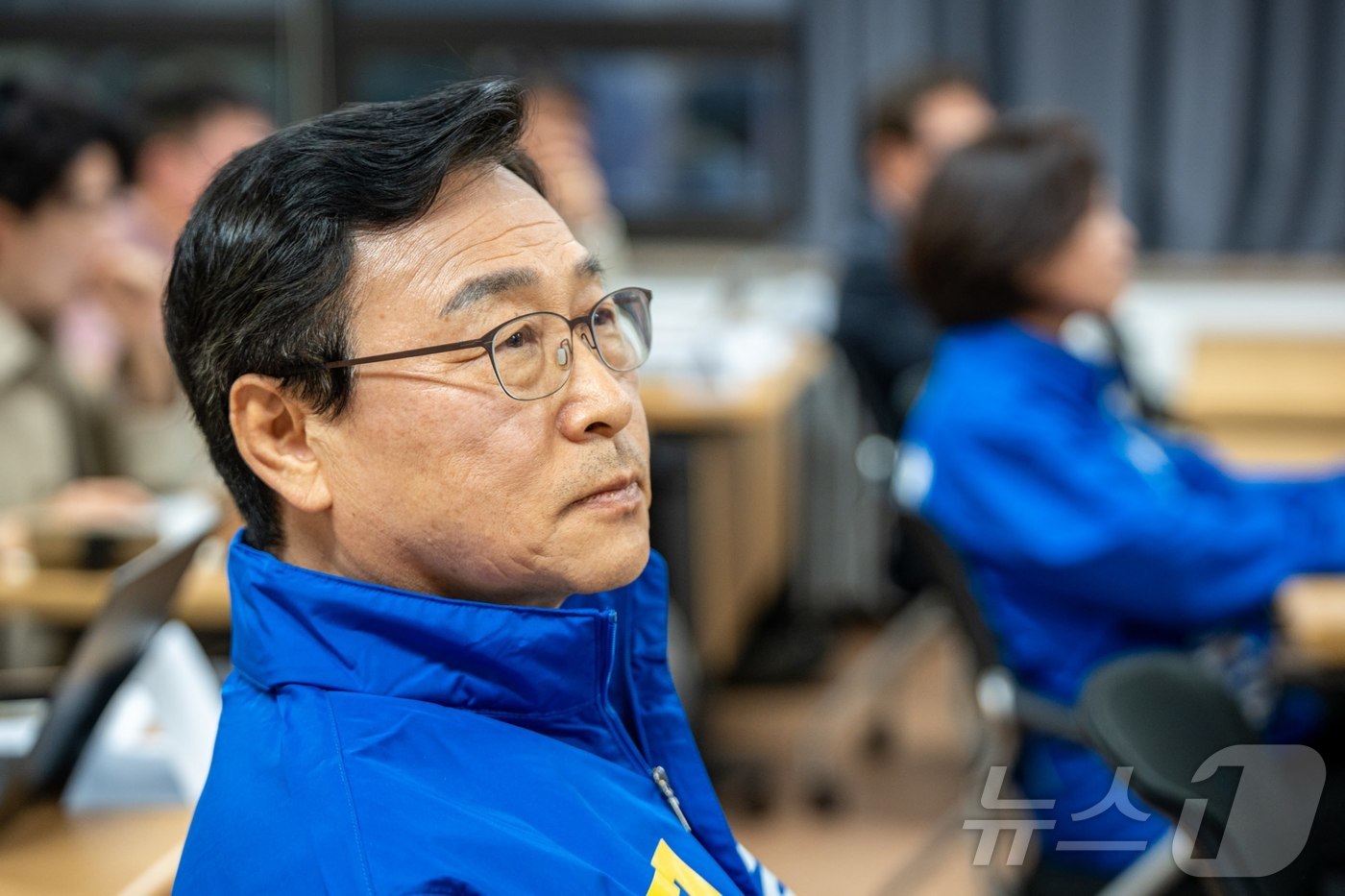 (서울=뉴스1) = 정근식 서울시교육감 예비후보가 23일 오후 2026 서울 민주진보교육감 후보 단일화 추진위원회 회의실에서 전날부터 이틀간 이어진 시민참여단 1차 투표에서 과반 …