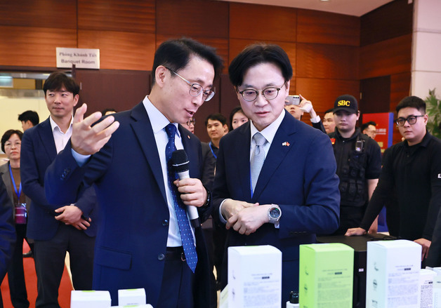 李대통령 베트남 국빈방문 계기, 8200만불 수출계약 체결…'역대 최대'