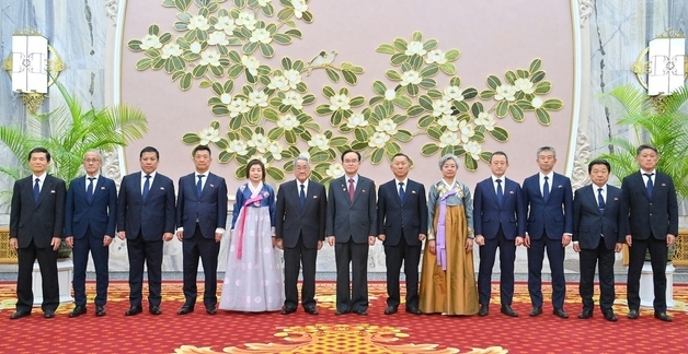 조용원, 재일 상공인대표단 만나…日 무기 확충 동향 비난 [데일리 북한]