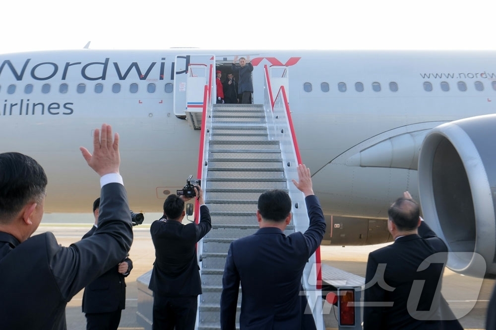 (평양 노동신문=뉴스1) = 북한 노동당 기관지 노동신문은 24일 "조로(북러) 친선병원 건설 착공식에 참가했던 조로(북러) 정부 간 무역경제 및 과학기술협조위원회 러시아 측 위원 …