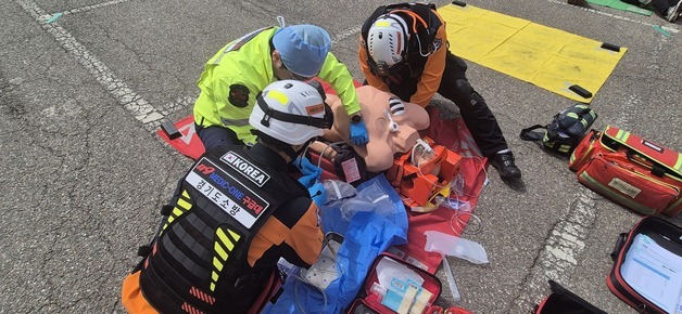 119상황실·현장·병원 '원팀'…경기소방, '119 메딕원 구급대' 종합훈련