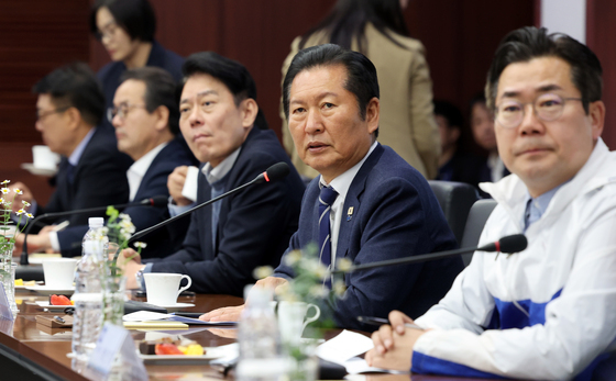 인천 LNG 생산기지 현장 간담회 갖는 정청래 대표