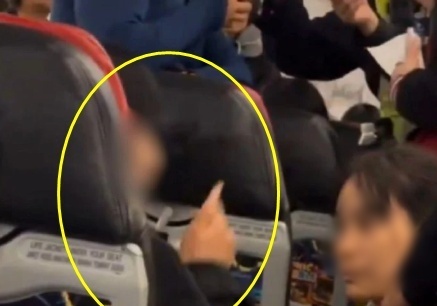 "국제선 승무원이 중국어 못해? 보상해라"…항공기 100분 지연시킨 승객