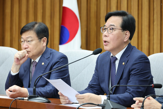 국힘 "AI 시대 전력 수요 급증…대형원전 3기 추가 건설 추진"