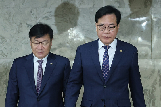 원내대책회의 참석하는 송언석