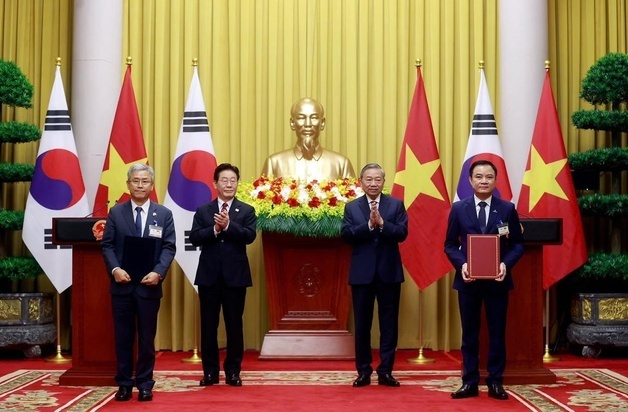 한전, 베트남 시장 진출 본격화…원전·전력 인프라 협력 MOU 체결