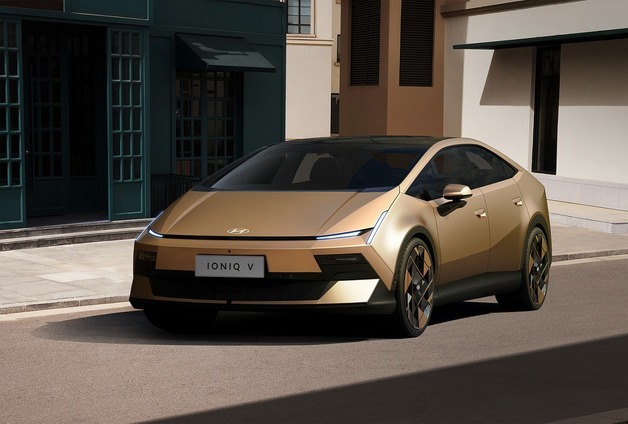 현대차 中 전용 '아이오닉 V' 세계 최초 공개…中 공략 재시동