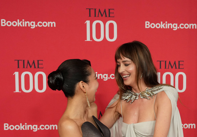 블랙핑크 제니, 다코타 존슨과 타임100 갈라쇼