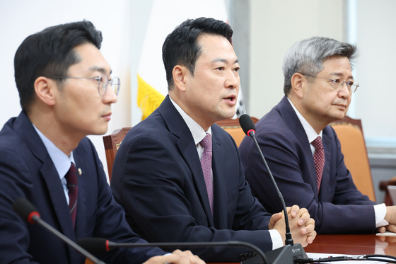 장동혁 "선거 40일 앞두고 당 대표 물러나는 게 책임 다하는 것인지 고민"