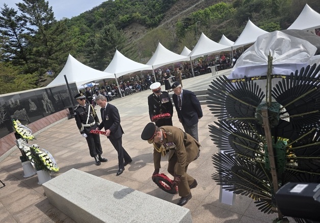 "숭고한 희생을 기리며"…파주 '설마리 임진강 전투' 75주기 추모식 거행