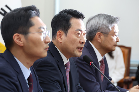 장동혁 '지선 앞 물러나는 게 책임 다하는 것인지 고민'