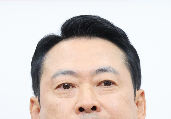 장동혁 '쏟아지는 질문'