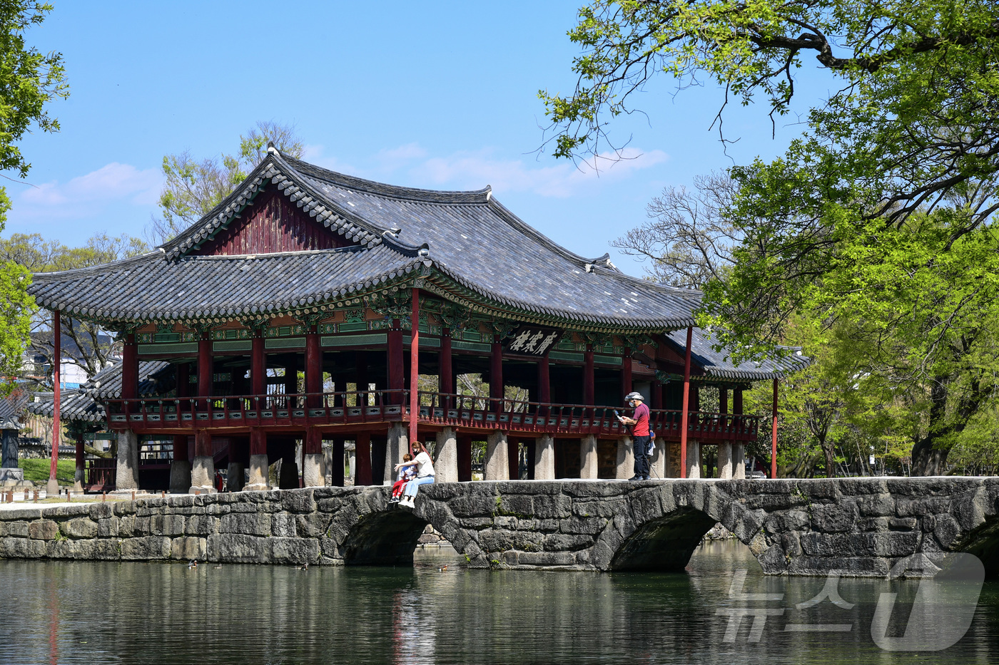 (서울=뉴스1) = 국가유산청은 조선시대 판소리와 소설 '춘향전'의 배경이 된 '남원 광한루'를 국가지정문화유산 국보로 지정 예고했다고 24일 밝혔다. 사진은 전북 남원 광한루 전 …