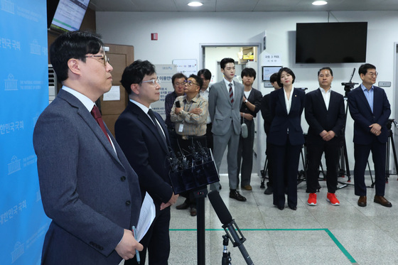 홍덕희 구로구청장 후보 기자회견 자리한 배현진