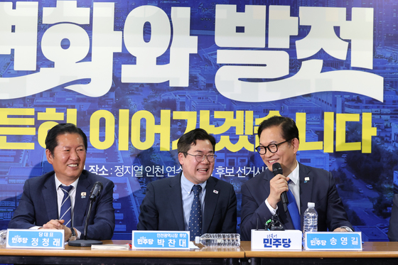 정청래, 전략공천 하자마자 인천 집중…유시민 만나 서울 지원