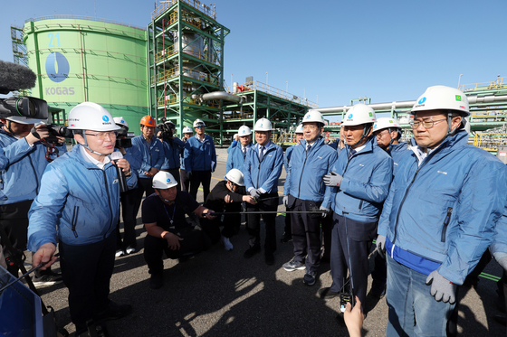인천 LNG 생산기지 찾은 정청래 대표