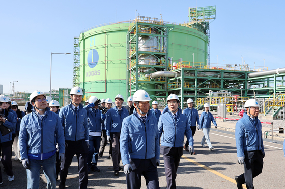 인천 LNG 생산기지 찾은 정청래 대표