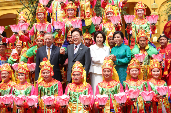 [뉴스1 PICK] 李대통령, 또 럼 서기장과 '탕롱황성'서 친교…베트남 순방 마무리