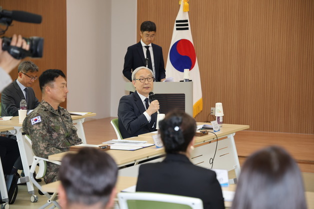 유실 지뢰에 하천 범람까지…靑, 민통선 마을 문제 해결 나섰다