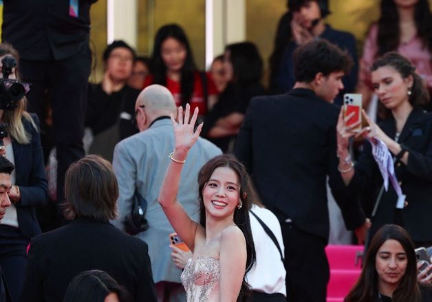 블랙핑크 지수, '칸 국제 시리즈 페스티벌'서 라이징 스타상 수상