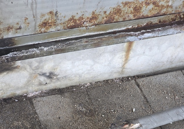 고교 급식소 옆 쓰레기봉투서 불…학생 담배꽁초서 발화 추정