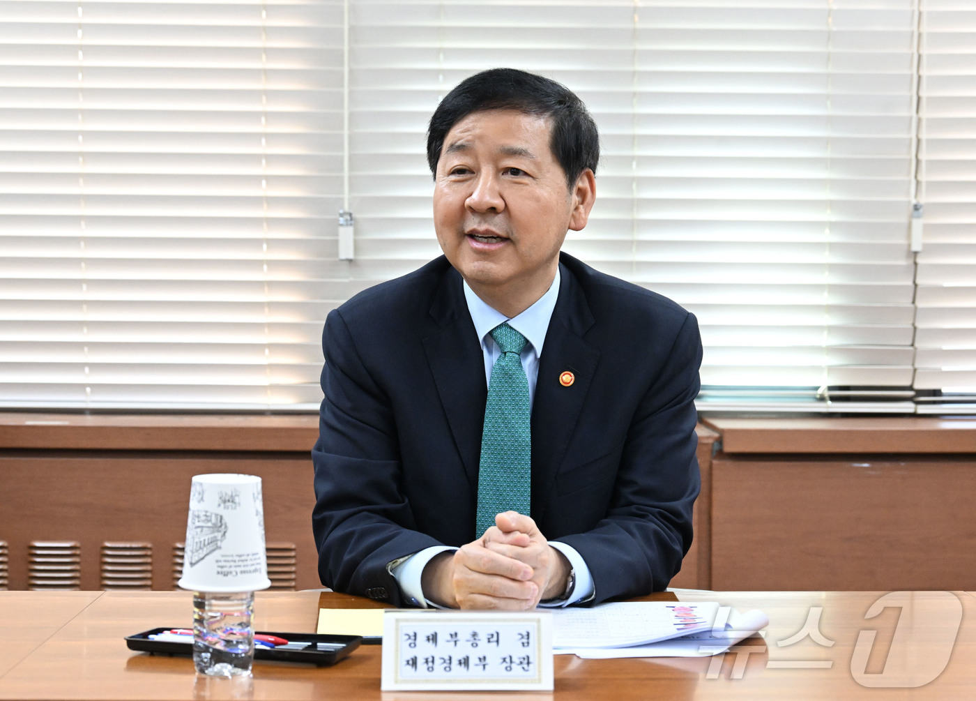 (서울=뉴스1) = 구윤철 부총리 겸 재정경제부 장관이 24일 서울 종로구 정부서울청사에서 열린 주요기업 사장단 간담회에서 인사말을 하고 있다. (재정경제부 제공. 재판매 및 DB …