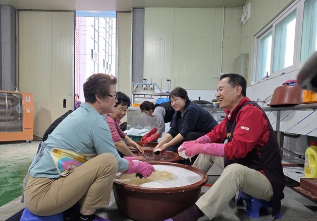 김진태, 철원서 '회관일기' 6탄…"고향·안보 지킨 도민이 진짜 영웅"