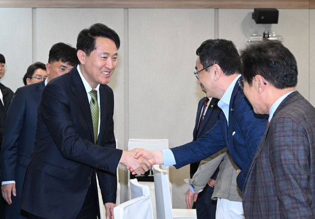 [동정]오세훈, 서울시-한국예총 서울시연합회 간담회 참석