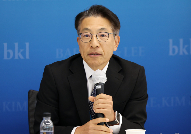 토론회에서 발언하는 오창현 고문