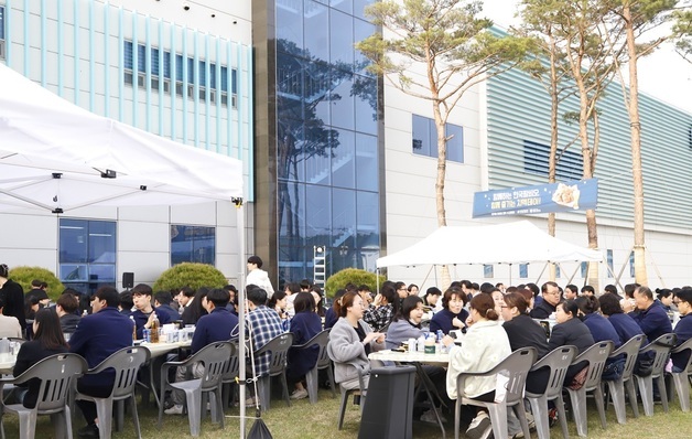 한국팜비오, 충주공장서 임직원 200여명과 '치맥데이'