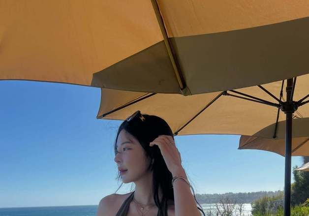 장재인, 美서 아찔 노출 패션…남다른 볼륨감에 미모까지 [N샷]