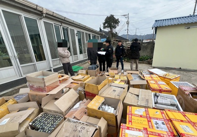 태안해경, 밀수입 담배 2만9344보루 유통 베트남인 부부 검거