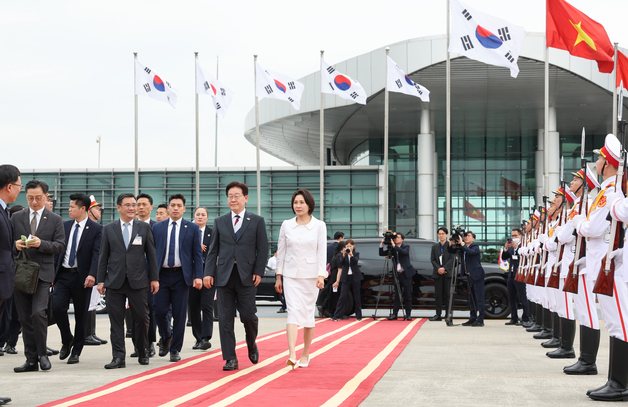 베트남 국빈 방문 마친 이재명 대통령