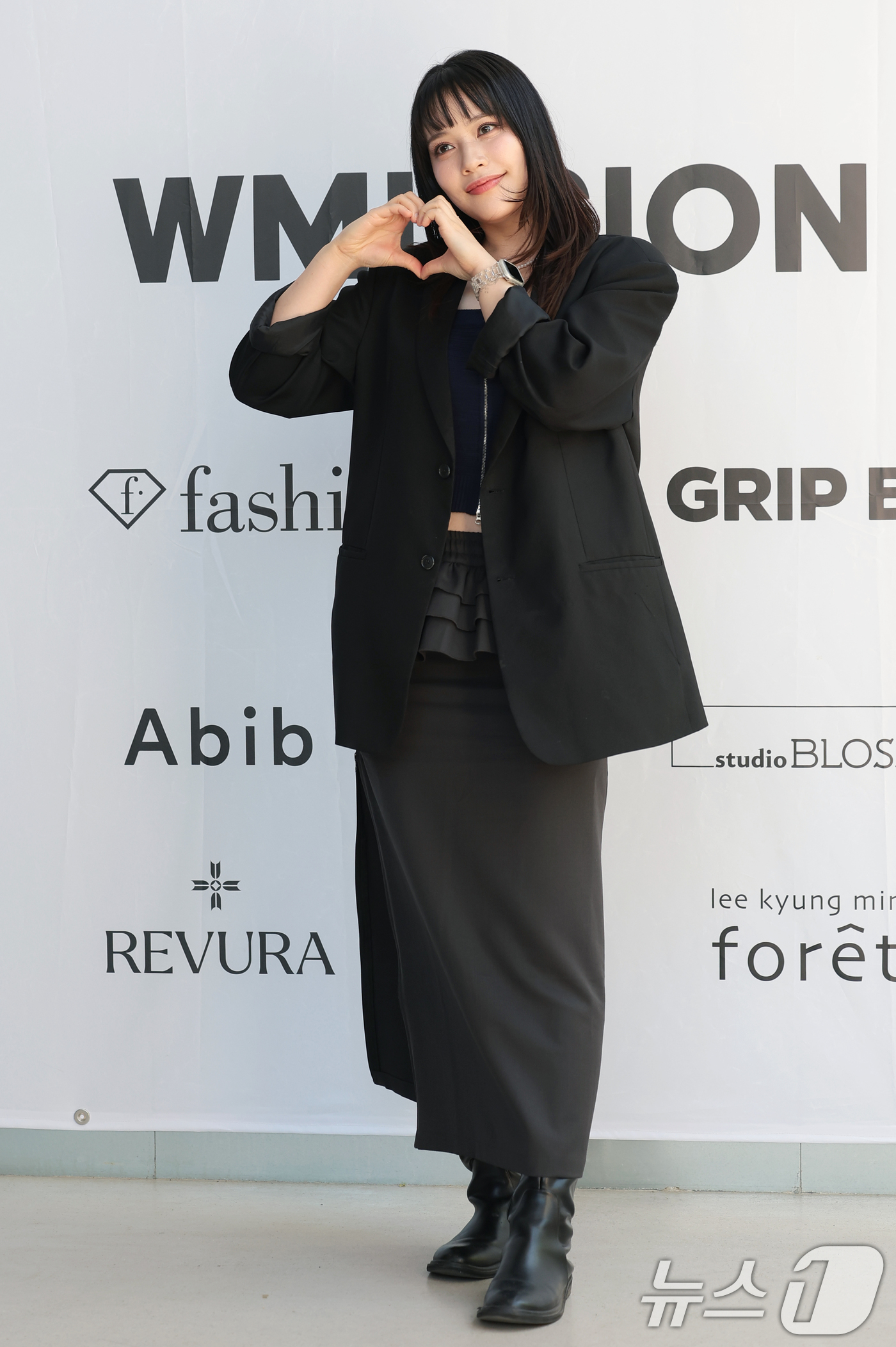 (서울=뉴스1) 권현진 기자 = 가수 슬비가 24일 성동구 성수동 더블유미션에서 열린 ‘홀리넘버세븐과 코타로 타니야마의 콜라보 팝업 전시’에 참석해 포즈를 취하고 있다. 2026. …