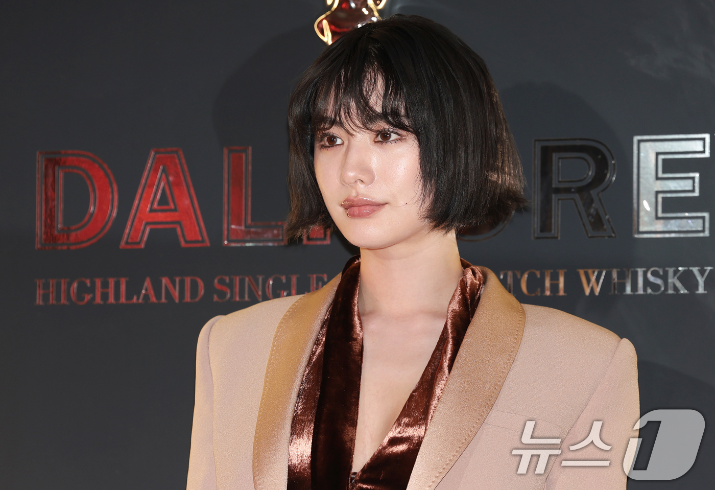 (서울=뉴스1) 권현진 기자 = 가수 겸 배우 나나가 24일 서울 강남구 논현동에서 열린 ‘달모어, Private Evening Party with Richard Paterson …