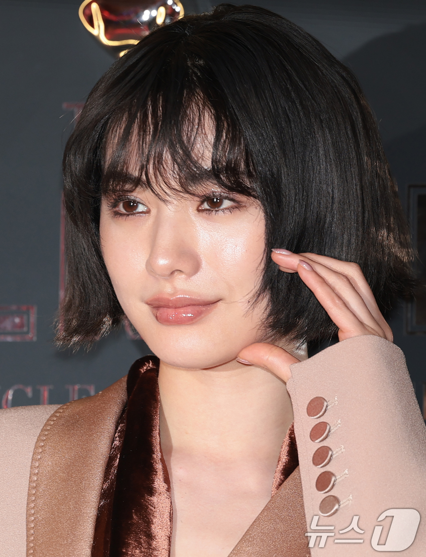 (서울=뉴스1) 권현진 기자 = 가수 겸 배우 나나가 24일 서울 강남구 논현동에서 열린 ‘달모어, Private Evening Party with Richard Paterson …