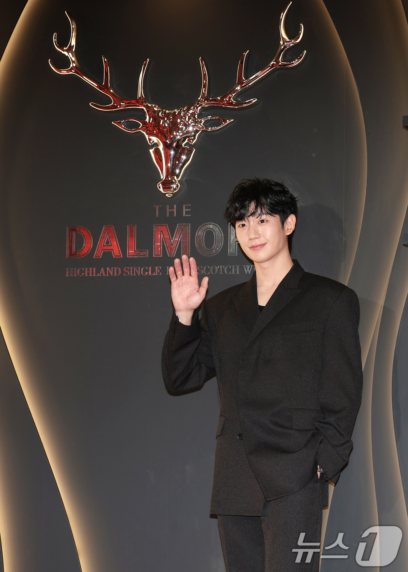 (서울=뉴스1) 권현진 기자 = 배우 정해인이 24일 서울 강남구 논현동에서 열린 ‘달모어, Private Evening Party with Richard Paterson OBE’ …