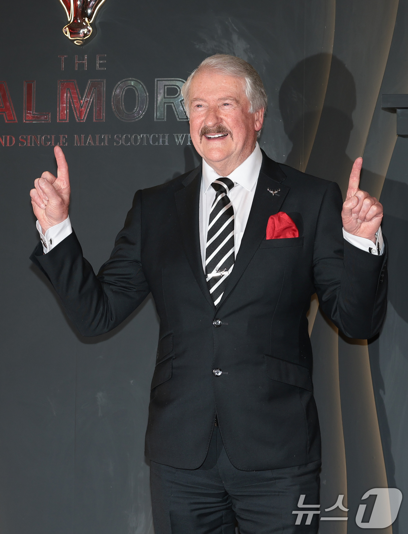 (서울=뉴스1) 권현진 기자 = 위스키 업계의 대부 리차드 패터슨(Richard Paterson)이 24일 서울 강남구 논현동에서 열린 ‘달모어, Private Evening Pa …