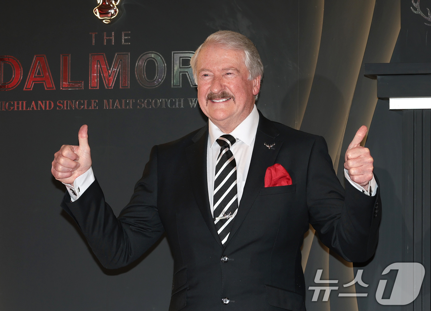 (서울=뉴스1) 권현진 기자 = 위스키 업계의 대부 리차드 패터슨(Richard Paterson)이 24일 서울 강남구 논현동에서 열린 ‘달모어, Private Evening Pa …