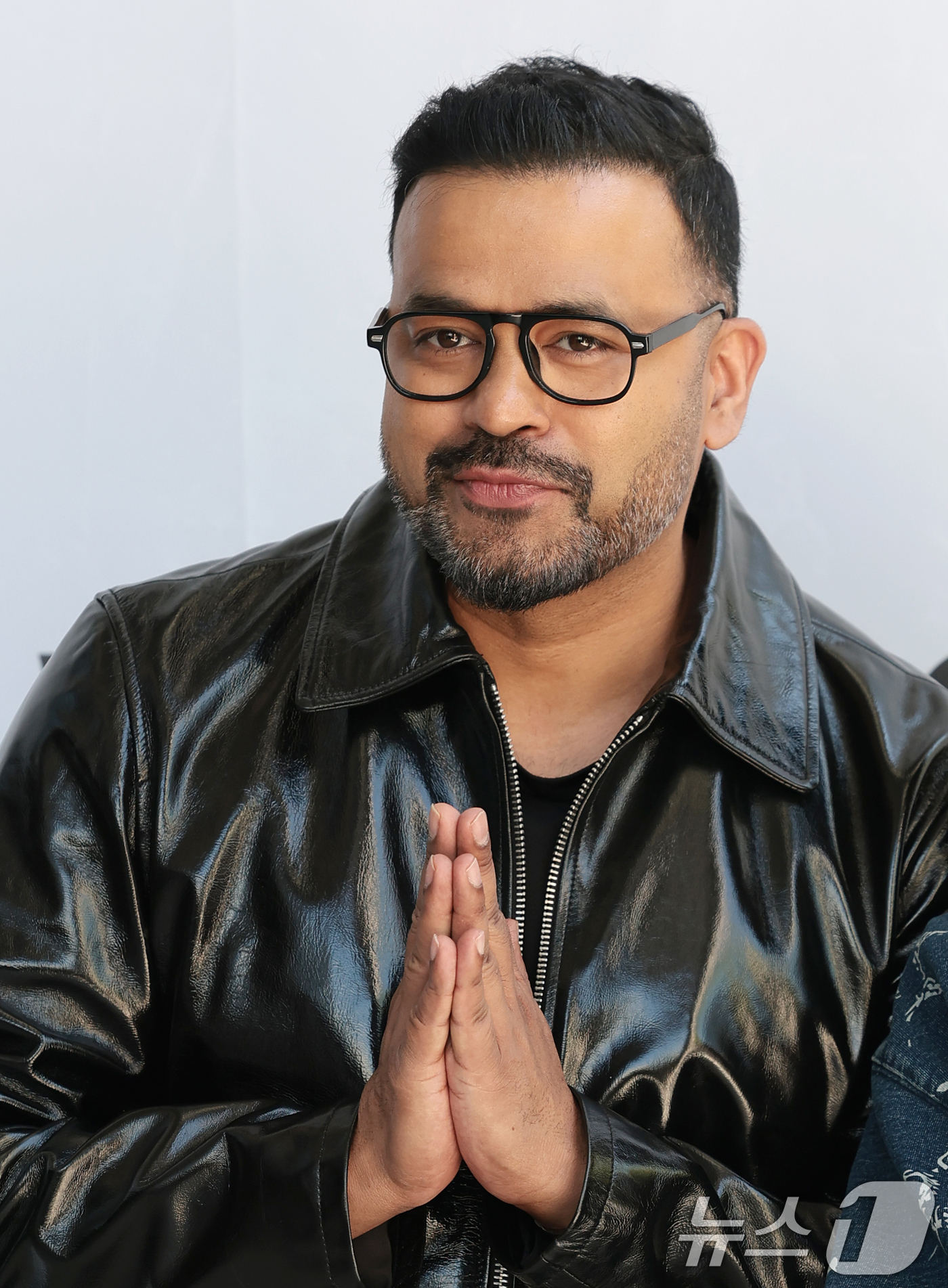 (서울=뉴스1) 권현진 기자 = 방송인 럭키가 24일 성동구 성수동 더블유미션에서 열린 ‘홀리넘버세븐과 코타로 타니야마의 콜라보 팝업 전시’에 참석해 포즈를 취하고 있다. 2026 …